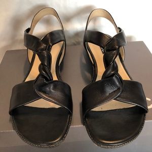 EUC Ecco 39 black strappy flat sandals